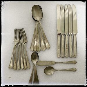 Wm. A. Rogers, Oneida Vintage OAKLAND pattern, Nickel Silver Flatware pieces